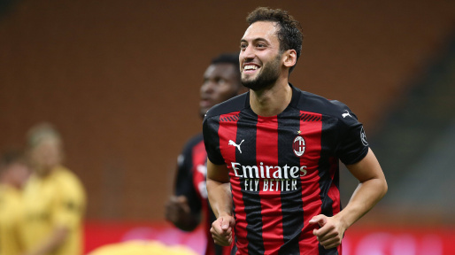 hakan-calhanoglu-ac-milan-2020-21-1603880367-50088.jpg