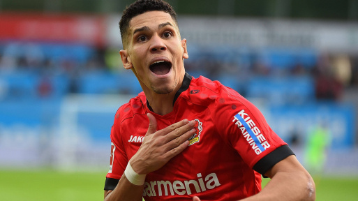 paulinho-bayer-leverkusen-1583598828-33313.jpg