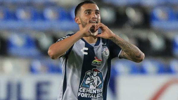 luis-chavez-celebrando-un-gol-con-pachuca.jpg