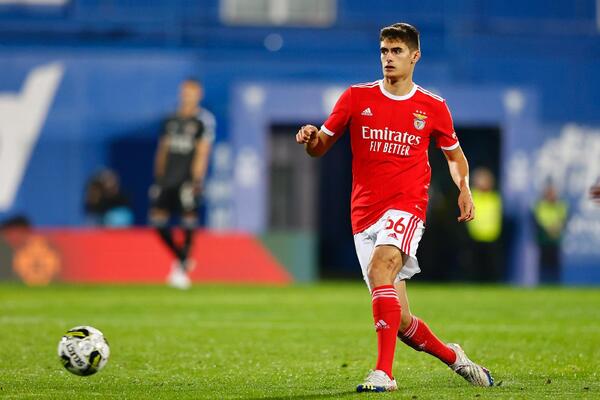 antonio-silva-do-benfica-durante-partida-pela-copa-portuguesa-1668598604222_v2_1920x1279.jpg